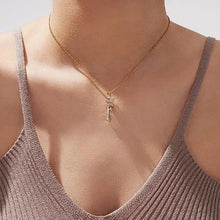 Load image into Gallery viewer, Gold Hug Necklace